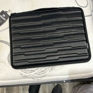 NWT Domiso black with blue inside laptop protector case
